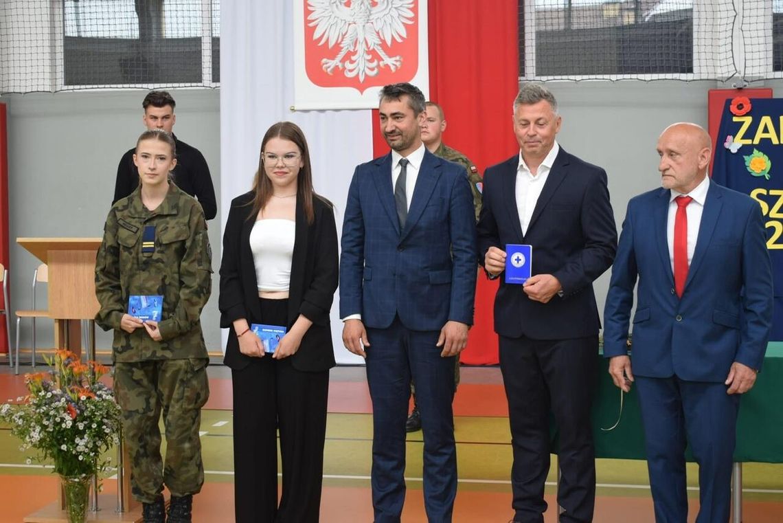 Rok szkolny 2024/2025 oficjalnie zakończony. Uroczysty apel w złotowskim CKZiU