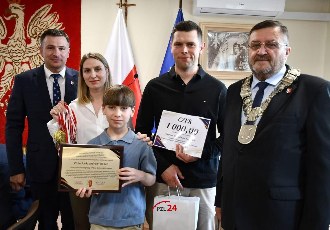 Sportowe sukcesy docenione. Nagrody Wójta Gminy Zakrzewo wręczone podczas sesji rady Sportowe sukcesy docenione. Nagrody Wójta Gminy Zakrzewo wręczone podczas sesji rady