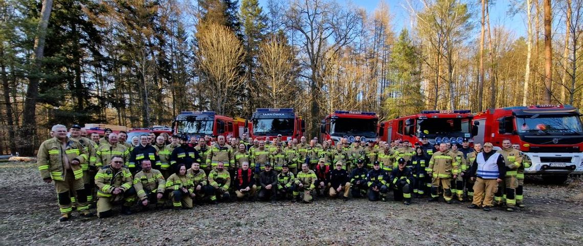 Strażacy ćwiczyli w lesie. Wspólne działania OSP i PSP w powiecie złotowskim