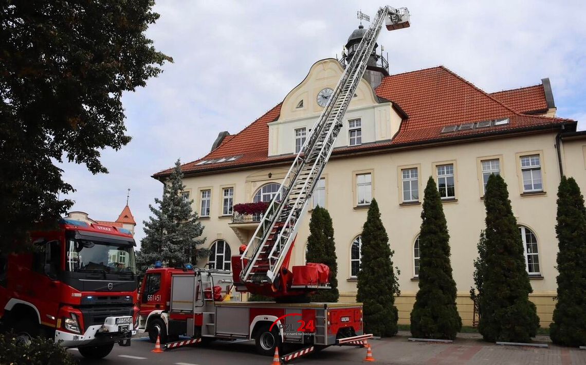 Strażacy ćwiczyli w Urzędzie Miejskim w Złotowie