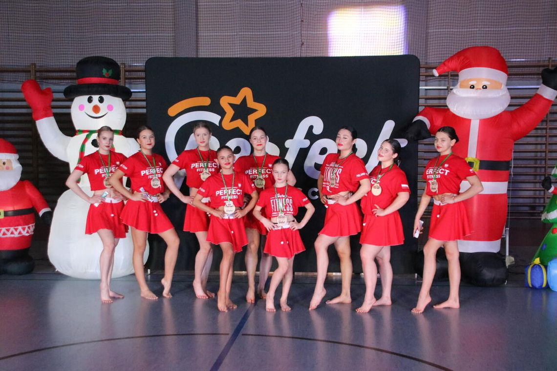 Świąteczne show Szkoły Tańca i Sportu „Perfect” w Złotowie. Mikołajkowa magia na parkiecie Świąteczne show Szkoły Tańca i Sportu „Perfect” w Złotowie. Mikołajkowa magia na parkiecie