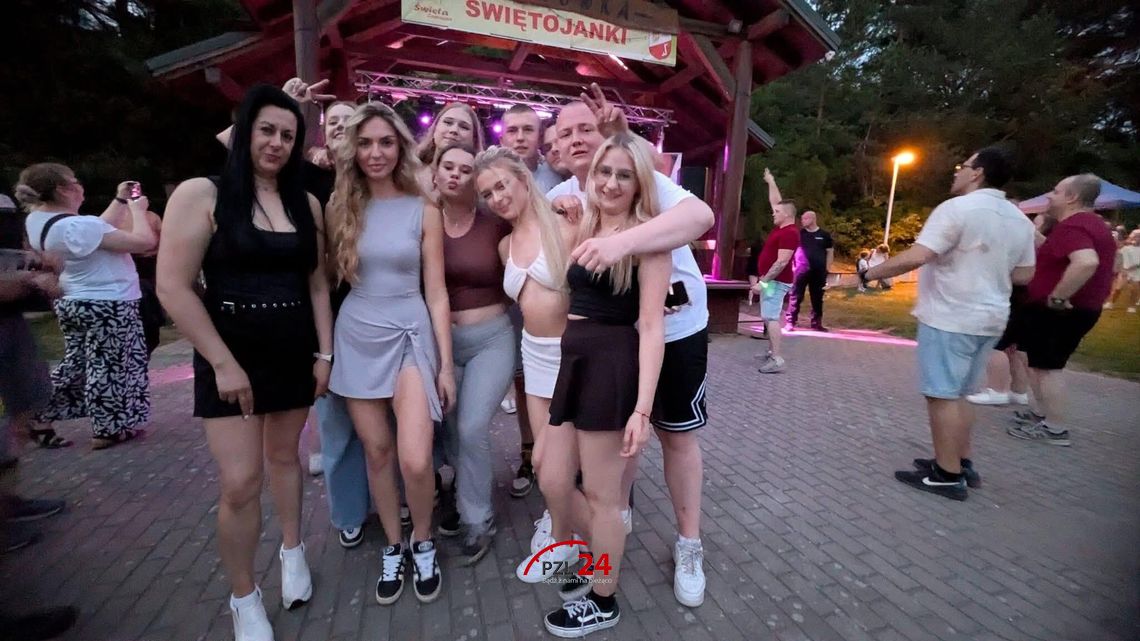Świętojanki w Świętej przyciągnęły tłumy. Był bieg, muzyka i zabawa do późnej nocy Świętojanki w Świętej przyciągnęły tłumy. Był bieg, muzyka i zabawa do późnej nocy