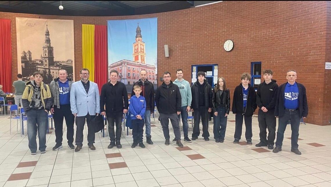 Szachiści ze Złotowa walczą o awans. Świetne wyniki w Lesznie