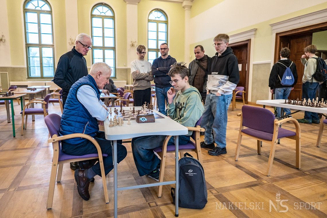 Szachowe sukcesy młodych zawodników SP2 Złotów. Kabatek i Kowalski z dobrymi wynikami na turniejach
