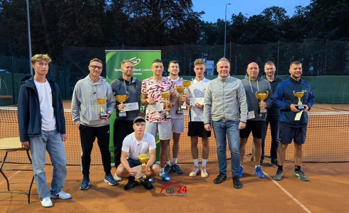 Tenisowe emocje na kortach w Złotowie. Wyłoniono mistrzów miasta w dwóch kategoriach Tenisowe emocje na kortach w Złotowie. Wyłoniono mistrzów miasta w dwóch kategoriach