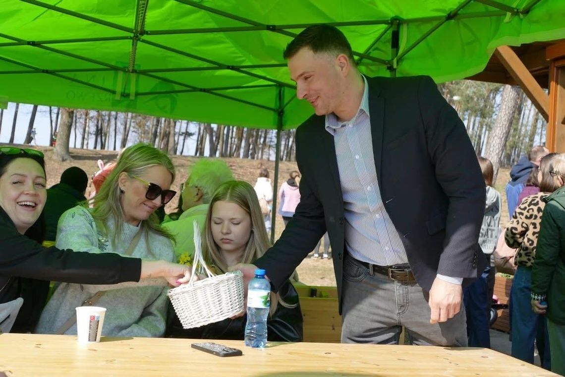 Unijny zając na zakrzewskiej promenadzie Unijny zając na zakrzewskiej promenadzie