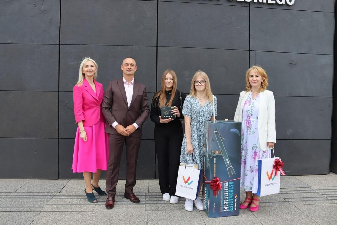 Uroczysta gala w Urzędzie Marszałkowskim już za nami – sukces uczennic z Okonka