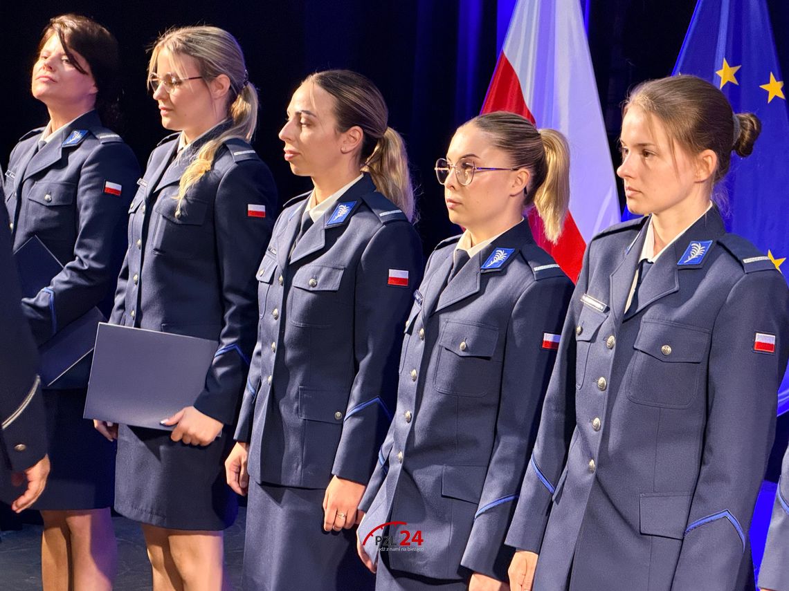 Uroczyste obchody Święta Policji w Złotowie. Wręczono awanse i wyróżnienia Uroczyste obchody Święta Policji w Złotowie. Wręczono awanse i wyróżnienia