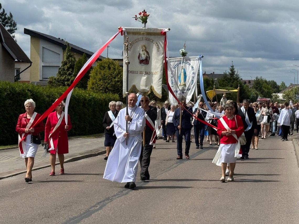 Uroczystość Bożego Ciała w Parafii pw. Piotra i Pawła Apostołów – świadectwo wiary i tradycji