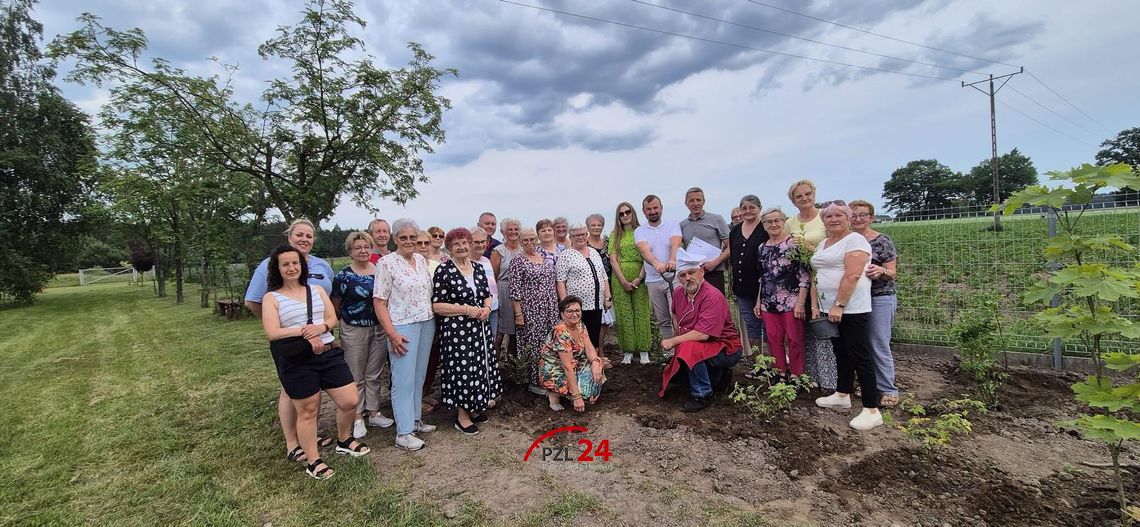 V edycja „Krzewimy Krzewy” w Paruszce. Wspólne sadzenie, edukacja i dobra zabawa