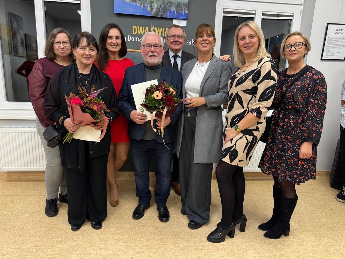 Wernisaż „DWA ŚWIATY” — Lidia Domagała & Andrzej Fronczak w Uniwersytecie Ludowym Wernisaż „DWA ŚWIATY” — Lidia Domagała & Andrzej Fronczak w Uniwersytecie Ludowym