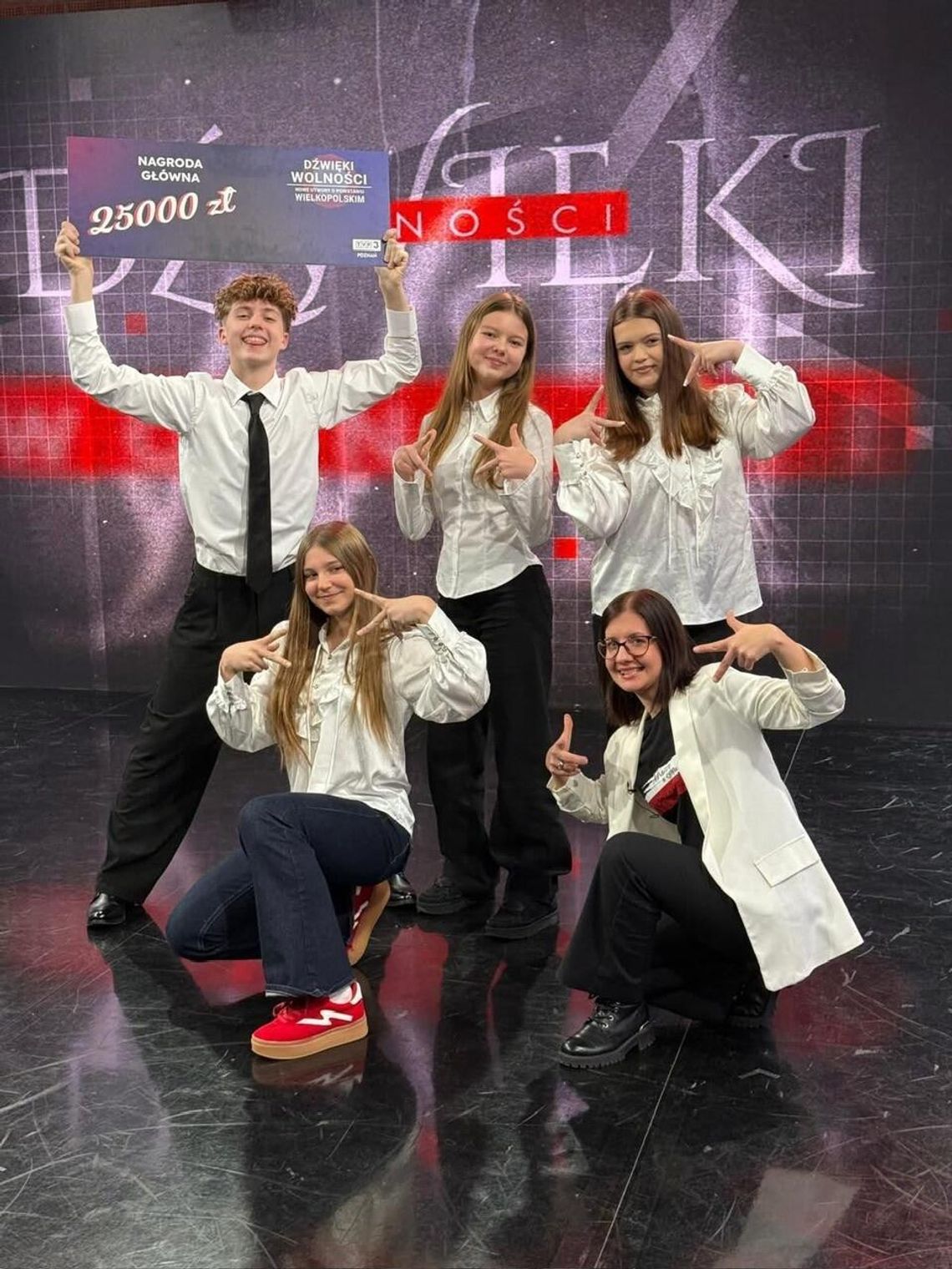 Wielki sukces młodych talentów ze Złotowa! „Dźwięki wolności” podbite przez Młodych w rytmie Niepodległej