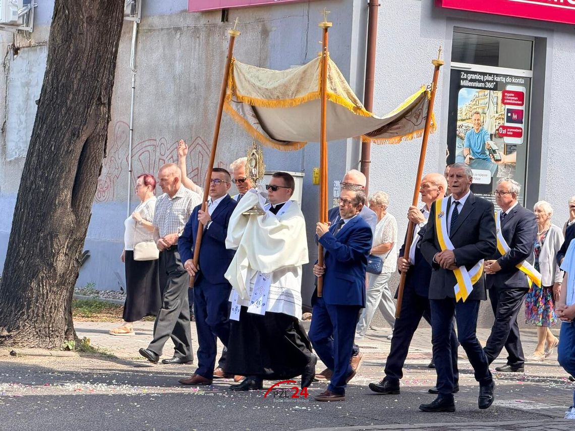 Wierni przeszli ulicami Złotowa. Uroczystość Bożego Ciała za nami