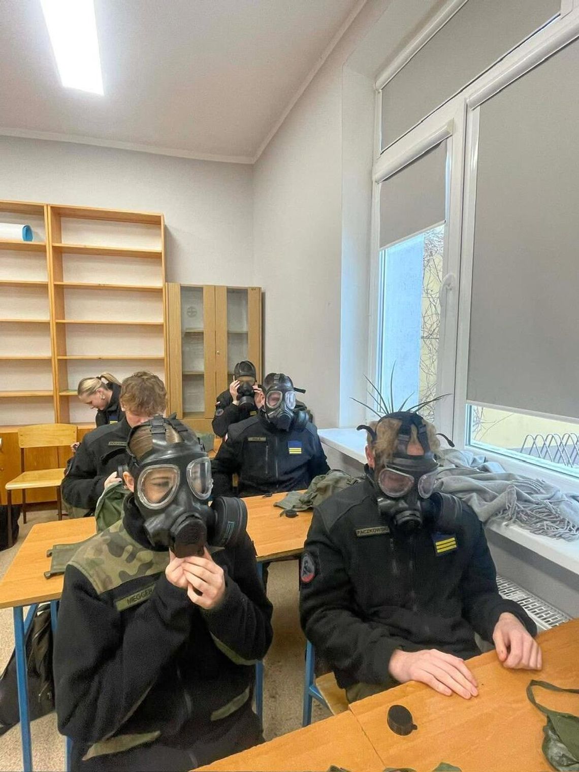 Wojsko w murach CKZiU. Praktyczne ćwiczenia klas mundurowych w Złotowie