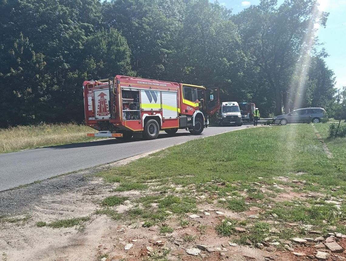 Wypadek drogowy w Prochach – motocyklista ranny, szybka reakcja służb