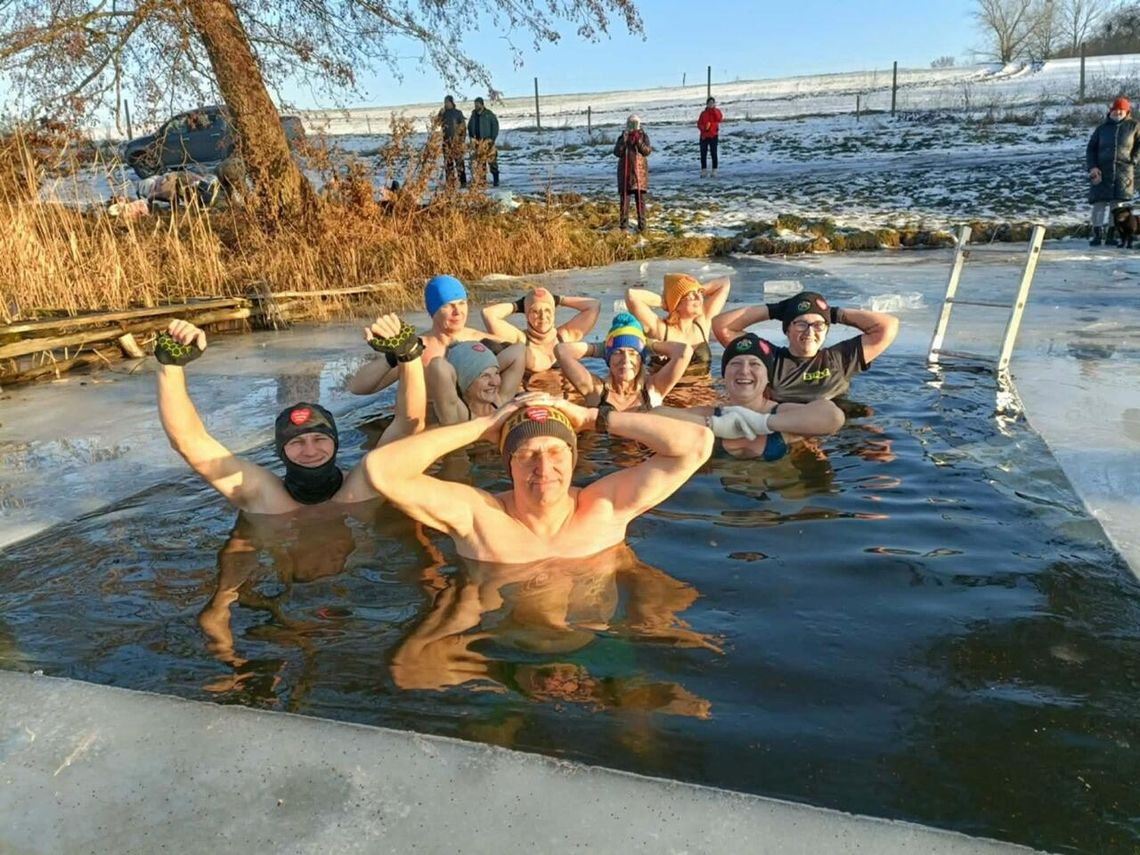 Zimna kąpiel, gorące serca. Sypniewo morsowało dla WOŚP