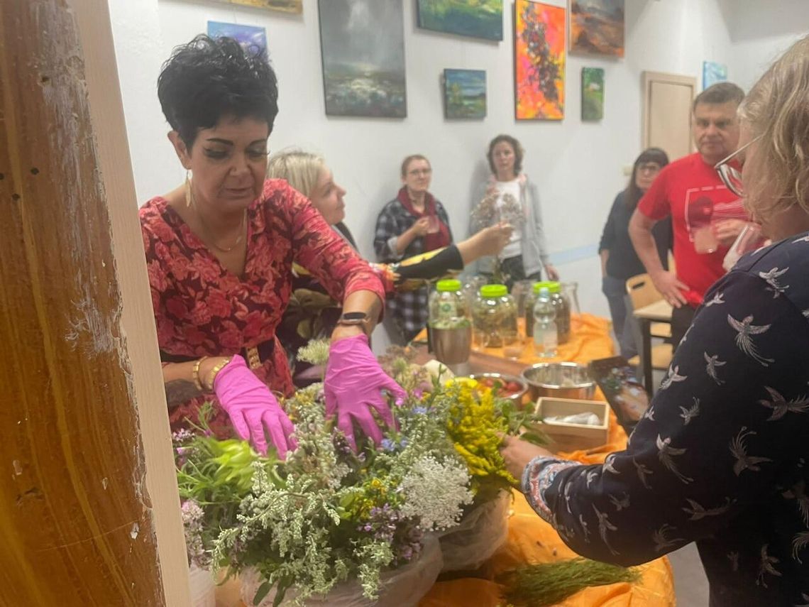 Zioła i koktajle detox: Moc natury w filiżance i szklance