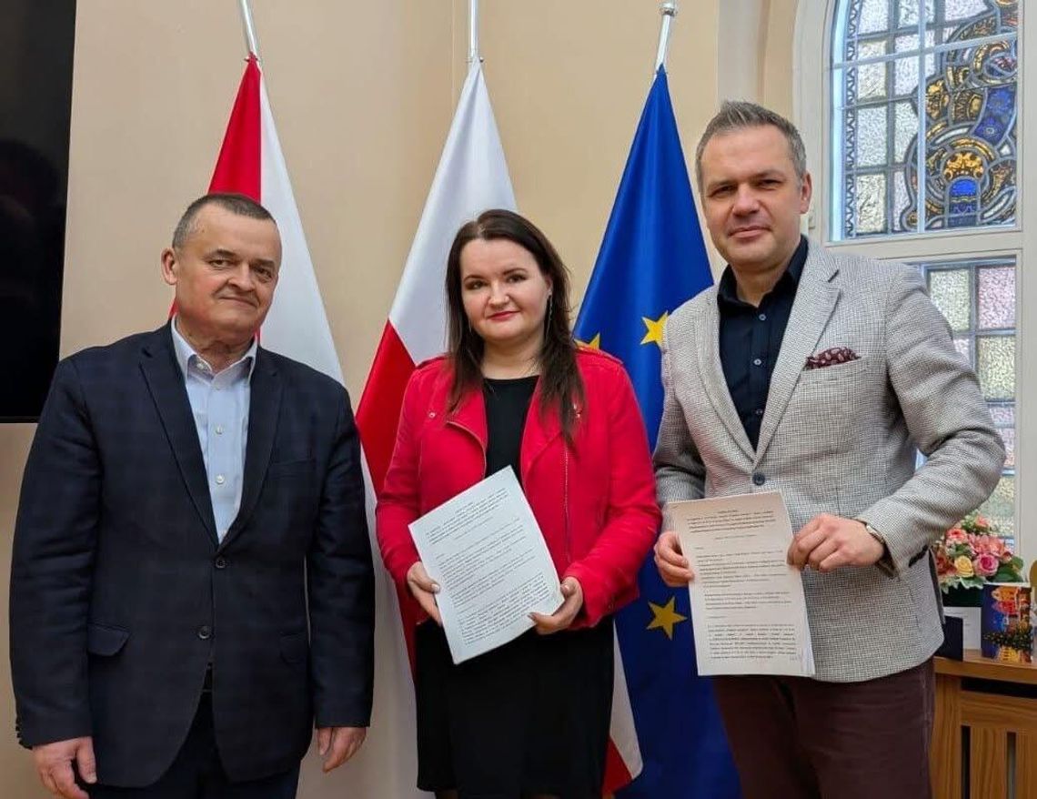 Złotów dołącza do miast z premią społeczną. Nowe wsparcie dla dzieci i młodzieży Złotów dołącza do miast z premią społeczną. Nowe wsparcie dla dzieci i młodzieży