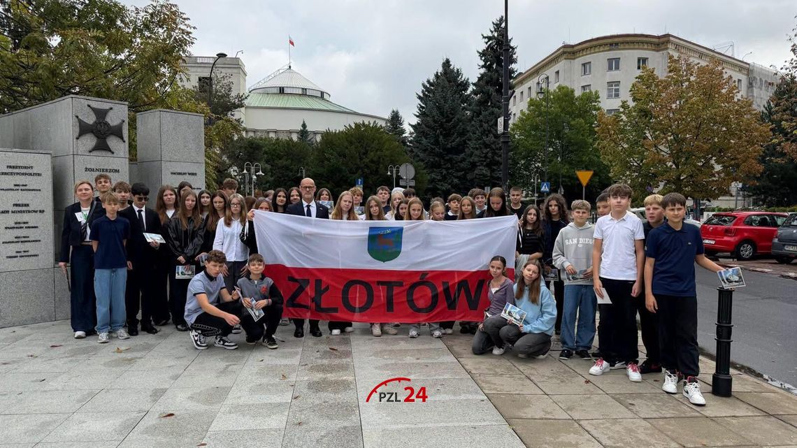 Złotowscy uczniowie odwiedzili Warszawę. Odwiedzili Sejm, Pałac Kultury i Centrum Nauki Kopernik