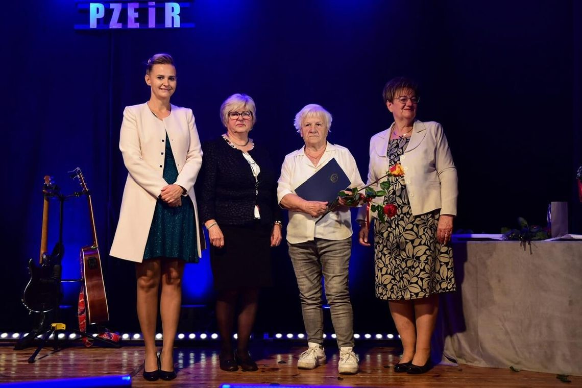 Złoty Jubileusz i radość wspólnego świętowania – III Gala Seniorów w Jastrowiu Złoty Jubileusz i radość wspólnego świętowania – III Gala Seniorów w Jastrowiu