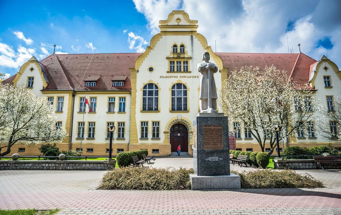 Jak oceniasz jakość obsługi interesantów w Starostwie Powiatowym w Złotowie? Jak oceniasz jakość obsługi interesantów w Starostwie Powiatowym w Złotowie?